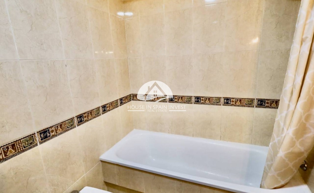 Resale - Apartment  - Torrevieja - Aguas Nuevas - Sector 25