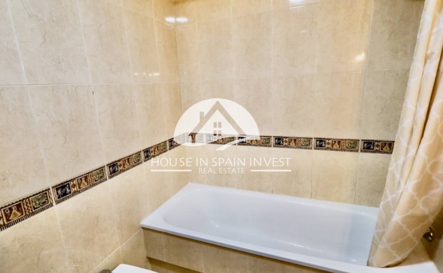 Resale - Apartment  - Torrevieja - Aguas Nuevas - Sector 25