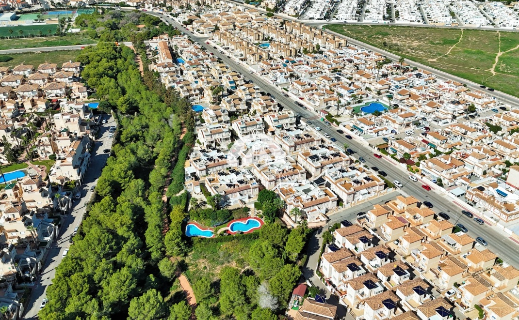 Resale - Apartment  - Orihuela Costa - Playa Flamenca