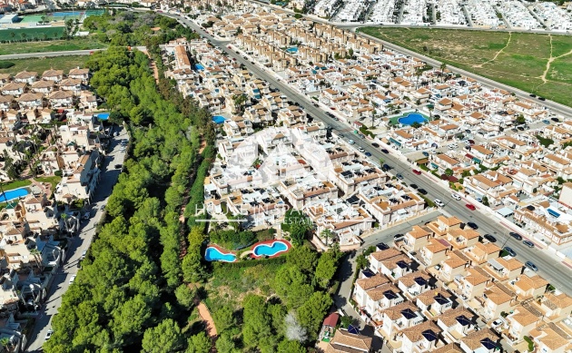 Resale - Apartment  - Orihuela Costa - Playa Flamenca