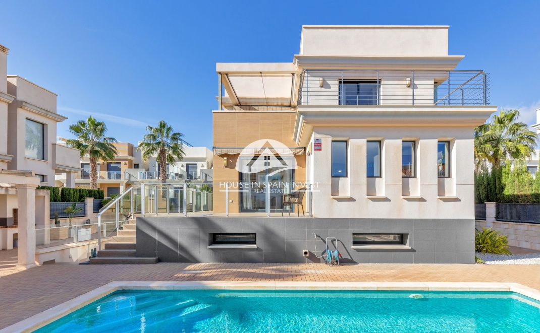 Resale - Villa - Orihuela Costa - La Zenia