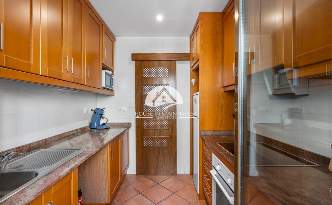 Resale - Apartment  - Torrevieja - Punta Prima  