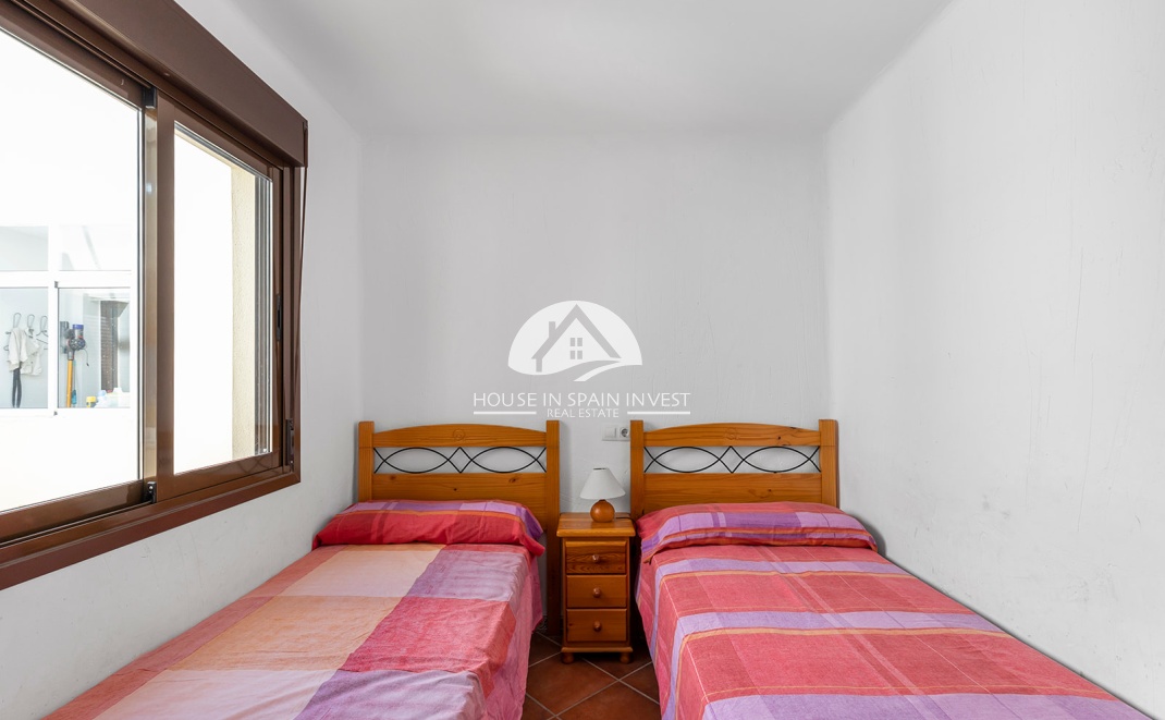 Resale - Apartment  - Torrevieja - Punta Prima  