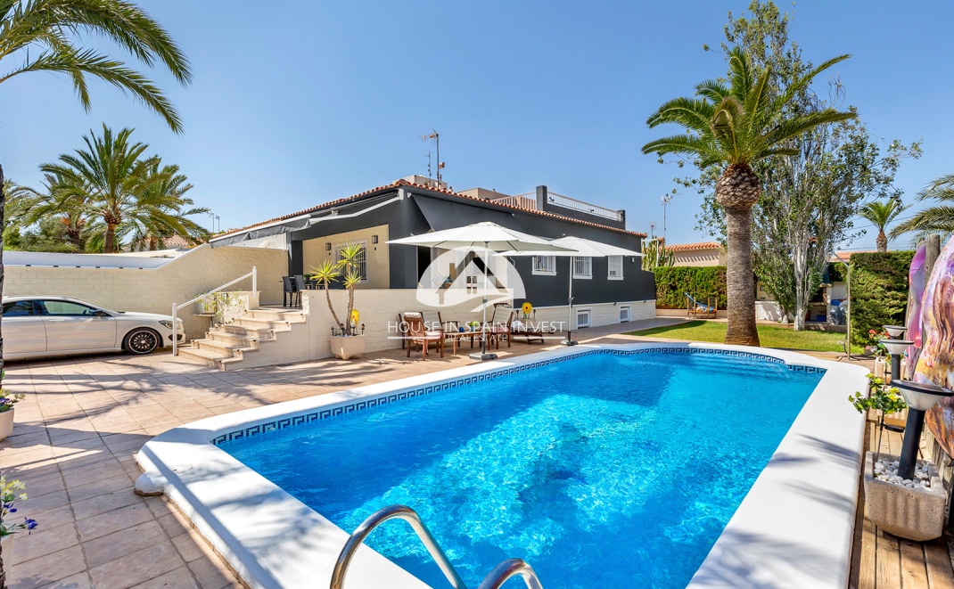 Resale - Villa - Torrevieja - Punta Prima  