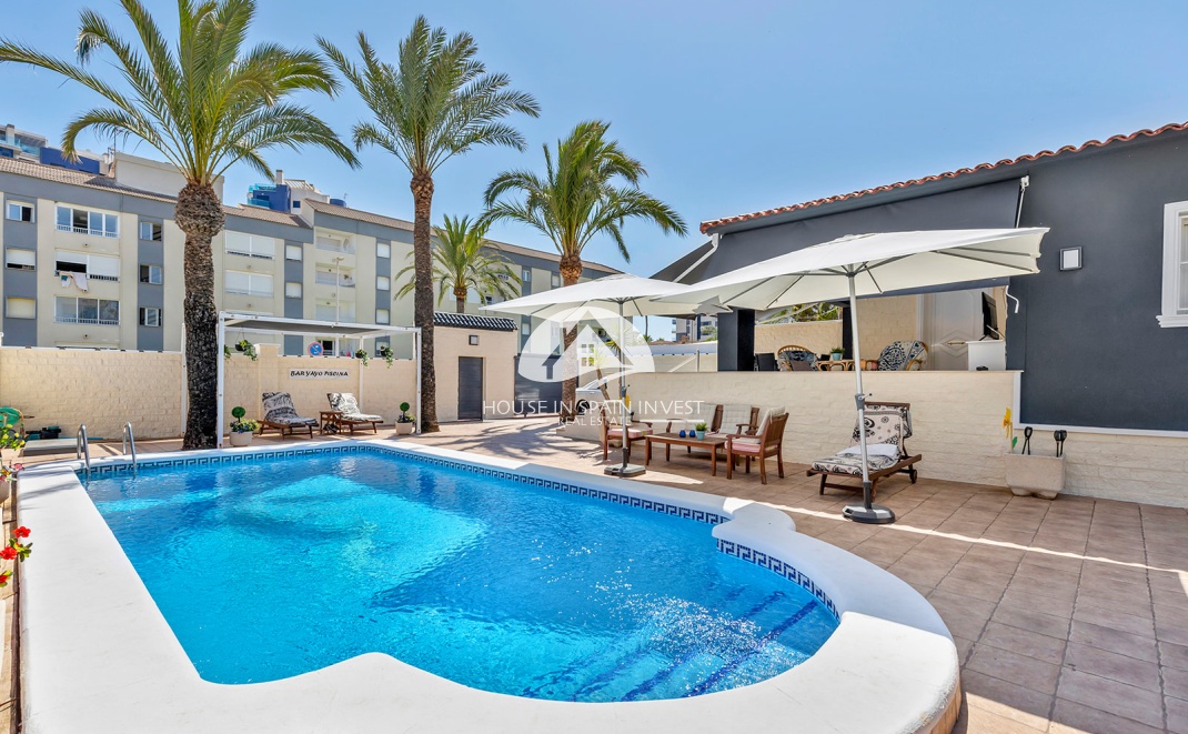 Resale - Villa - Torrevieja - Punta Prima  