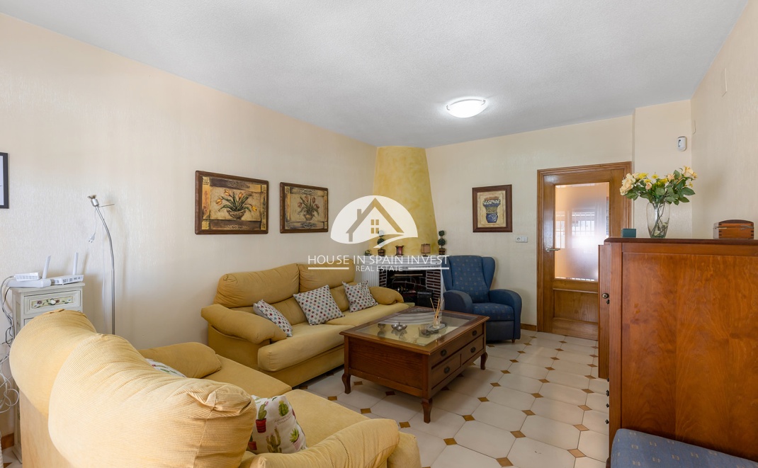 Resale - Villa - Torrevieja - Punta Prima  