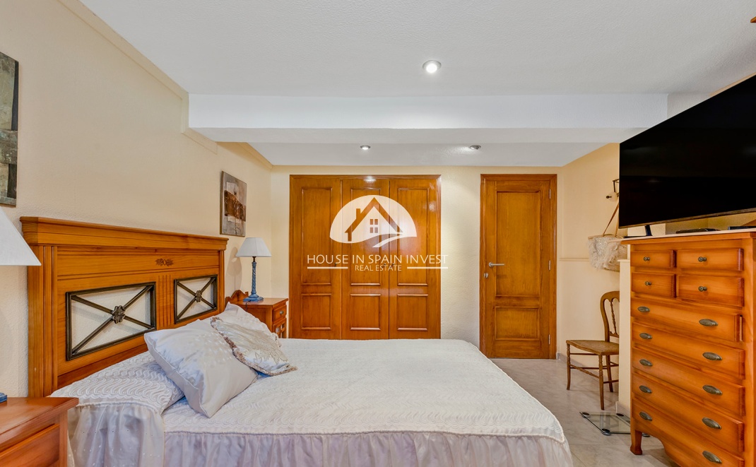 Resale - Villa - Torrevieja - Punta Prima  