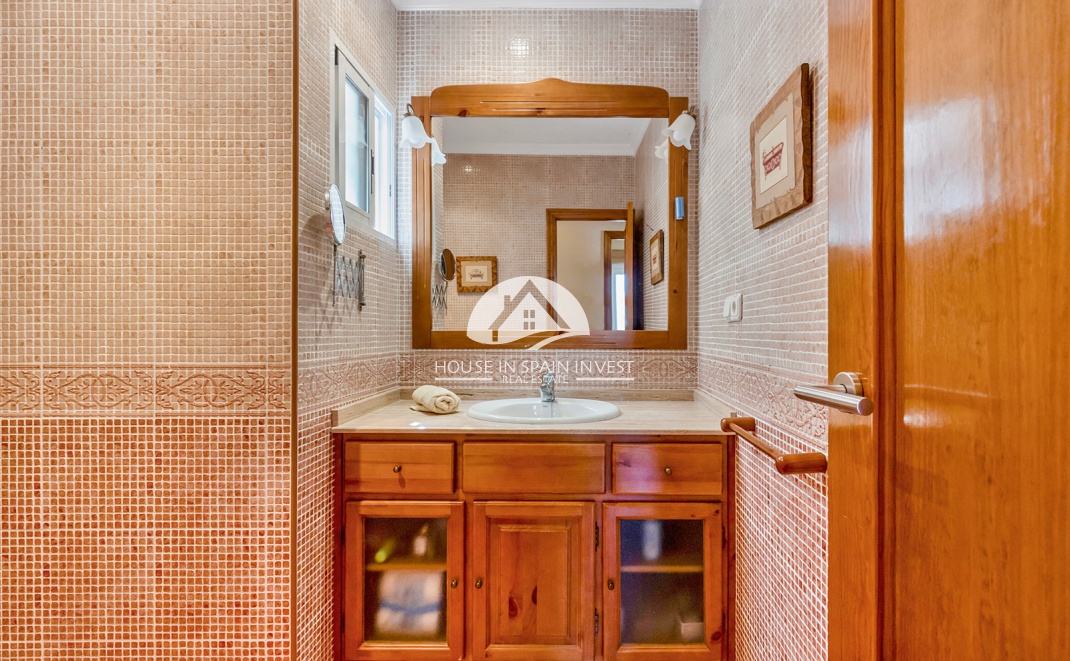 Resale - Villa - Torrevieja - Punta Prima  