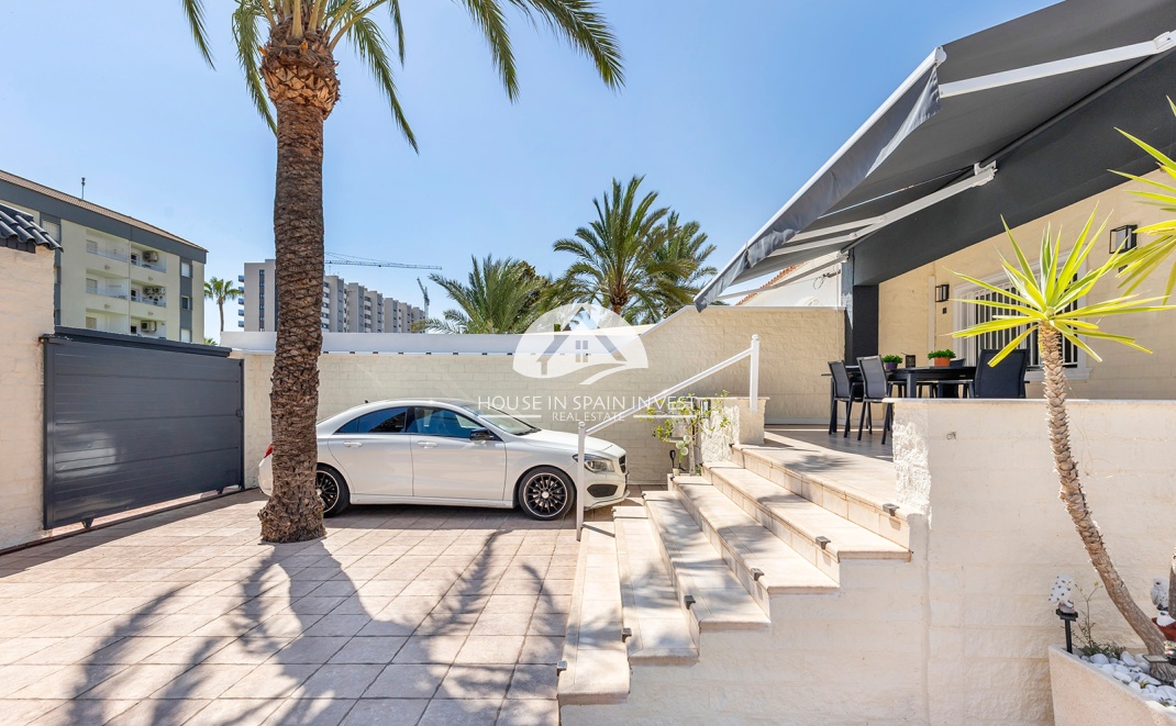 Resale - Villa - Torrevieja - Punta Prima  