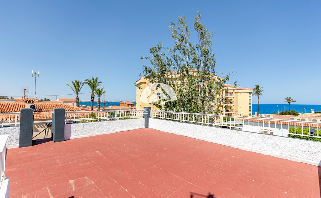 Resale - Villa - Torrevieja - Punta Prima  