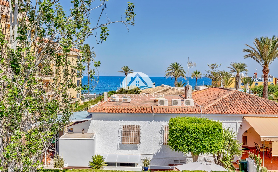 Resale - Villa - Torrevieja - Punta Prima  