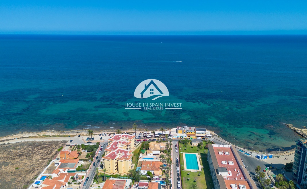 Resale - Villa - Torrevieja - Punta Prima  
