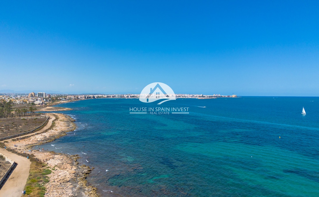 Resale - Villa - Torrevieja - Punta Prima  