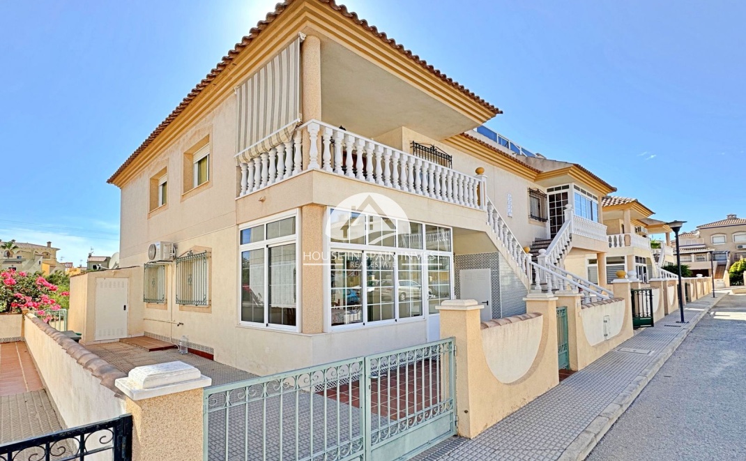 Resale - Apartment  - Orihuela Costa - La Zenia