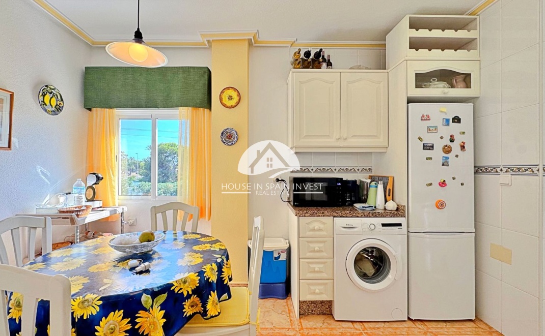 Resale - Apartment  - Orihuela Costa - La Zenia