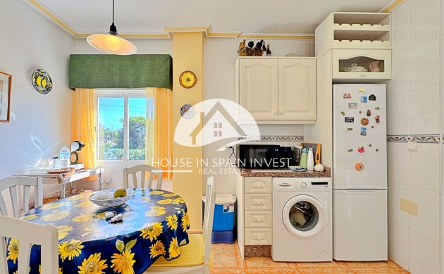 Resale - Apartment  - Orihuela Costa - La Zenia