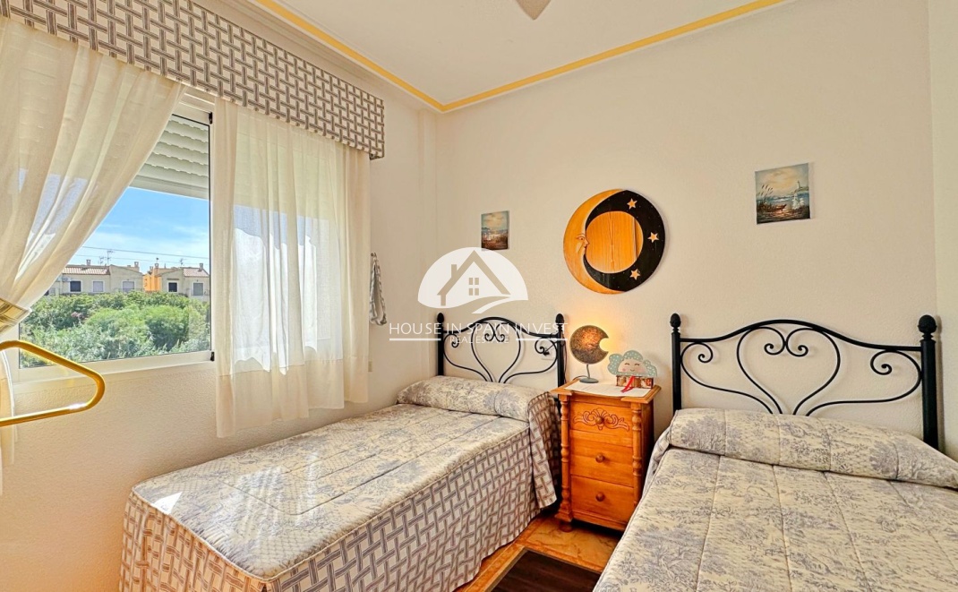 Resale - Apartment  - Orihuela Costa - La Zenia