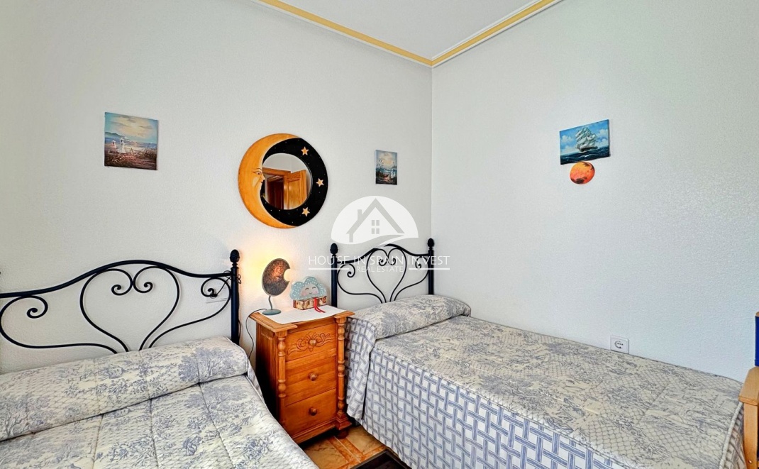 Resale - Apartment  - Orihuela Costa - La Zenia