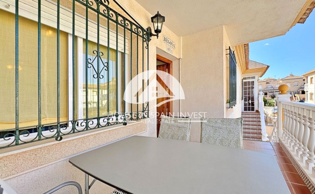 Resale - Apartment  - Orihuela Costa - La Zenia