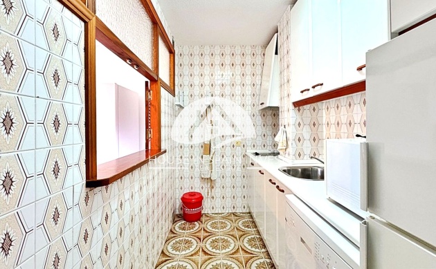 Resale - Apartment  - Torrevieja - Punta Prima  