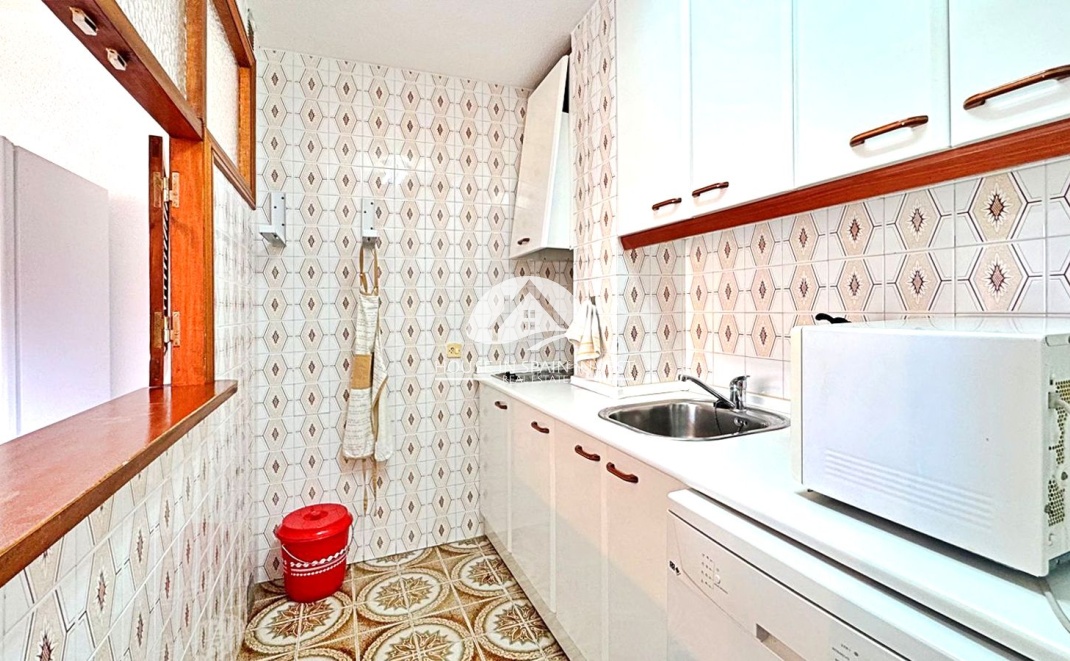Resale - Apartment  - Torrevieja - Punta Prima  