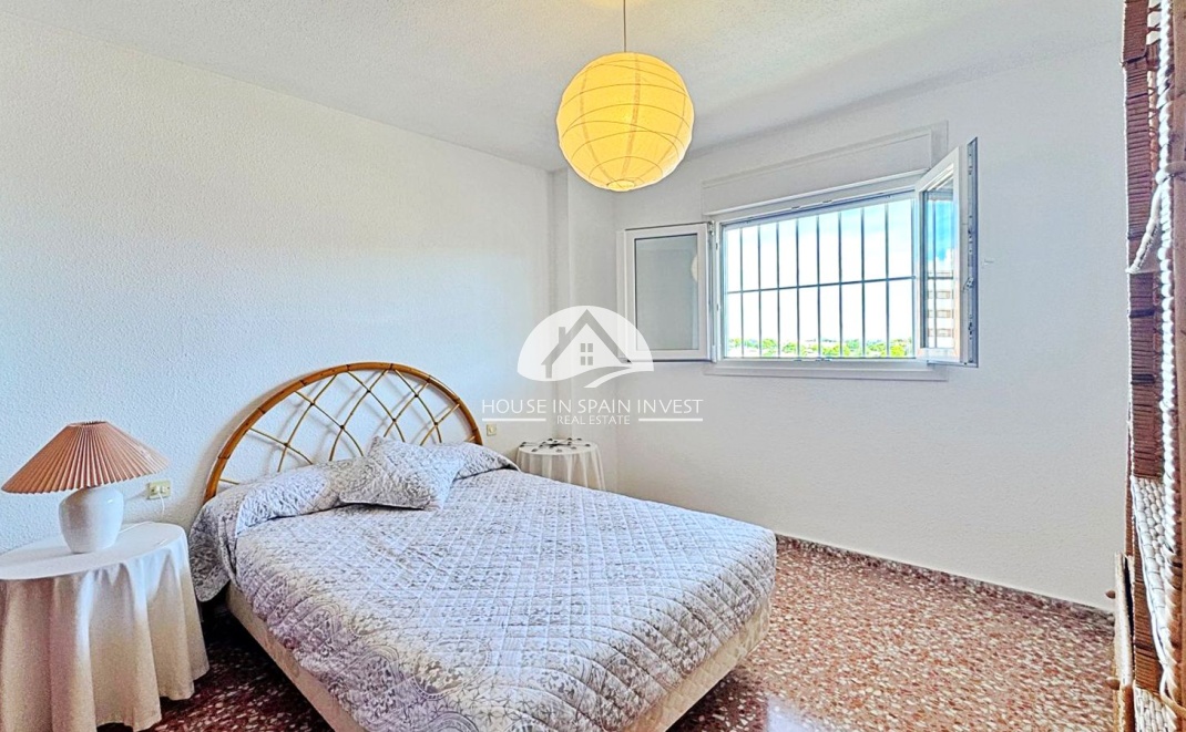 Resale - Apartment  - Torrevieja - Punta Prima  