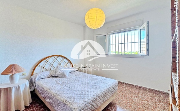 Resale - Apartment  - Torrevieja - Punta Prima  
