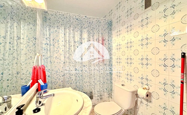 Resale - Apartment  - Torrevieja - Punta Prima  