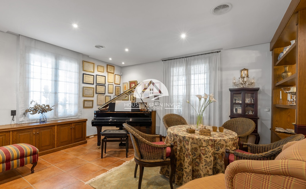 Resale - Villa - Torrevieja - La Veleta