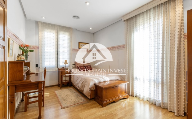 Resale - Villa - Torrevieja - La Veleta