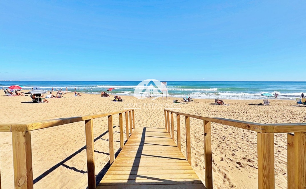 Resale - Apartment  - Torrevieja - La Mata