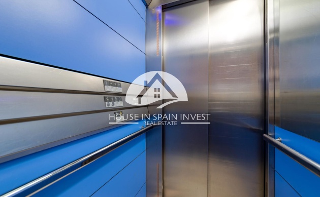 Resale - Apartment  - Torrevieja - Centro