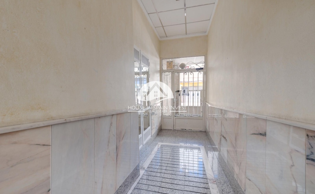 Resale - Apartment  - Torrevieja - Centro