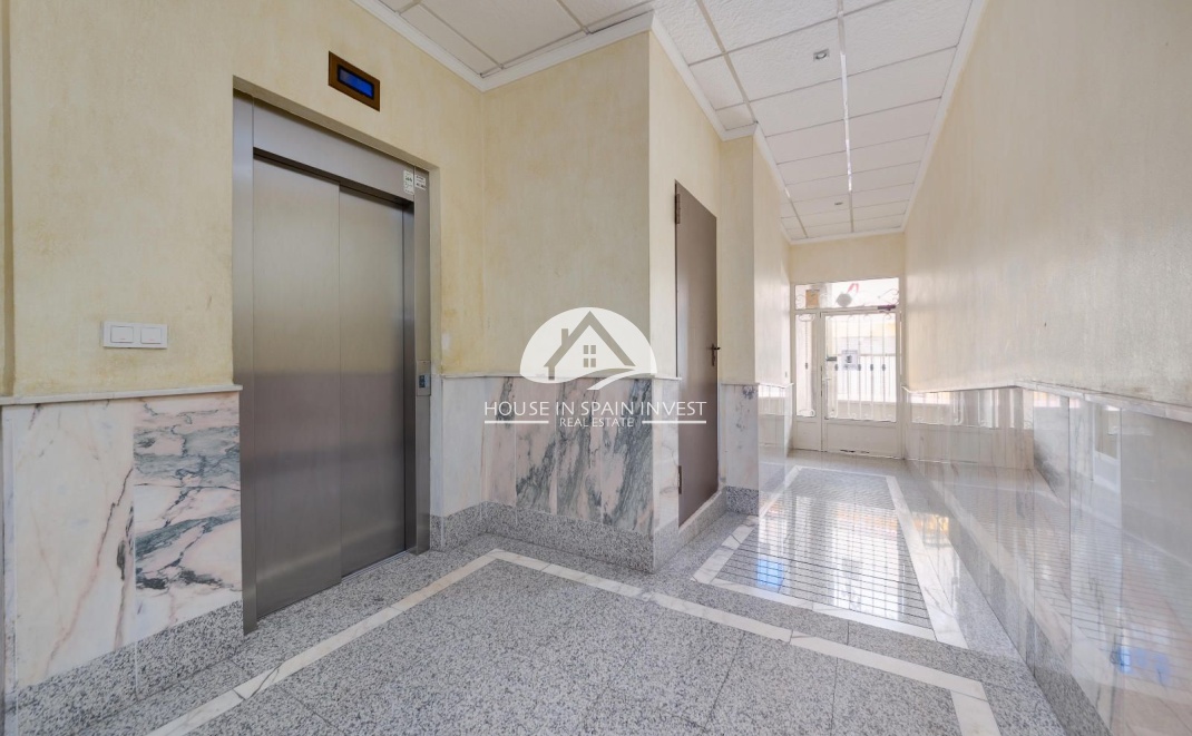 Resale - Apartment  - Torrevieja - Centro