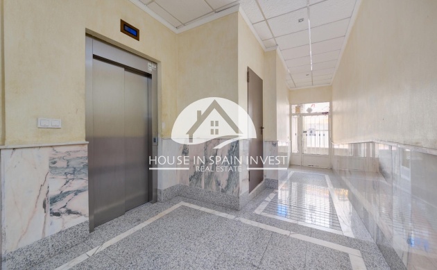 Resale - Apartment  - Torrevieja - Centro