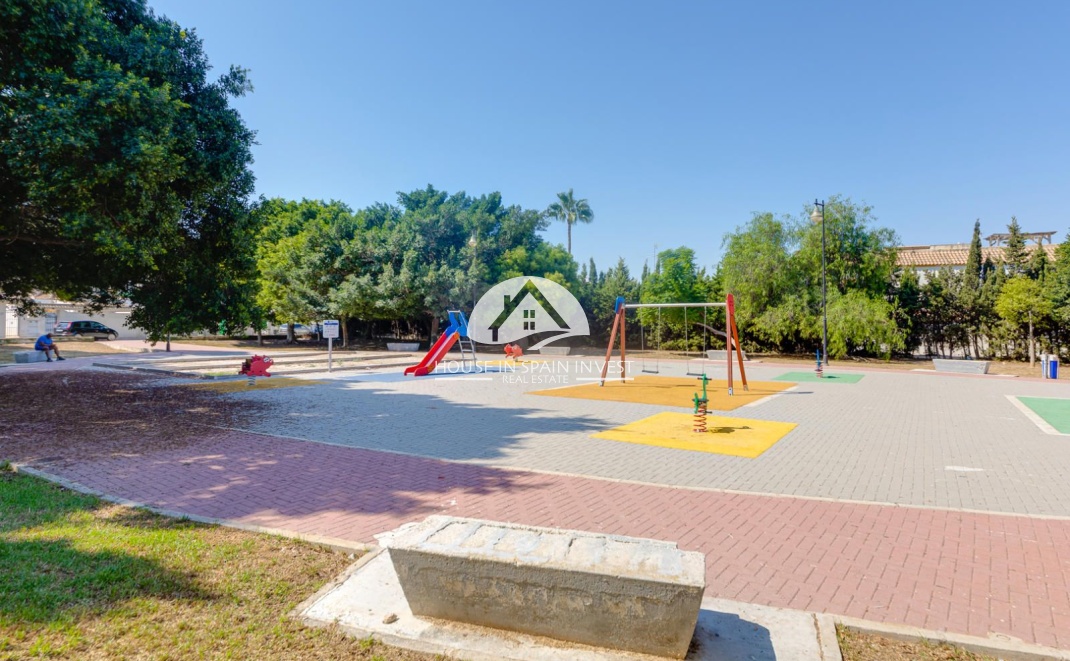 Resale - Top floor bungalow - Torrevieja - Carrefour