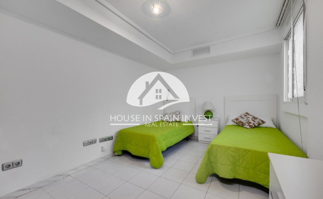 Resale - Apartment  - Torrevieja - Centro