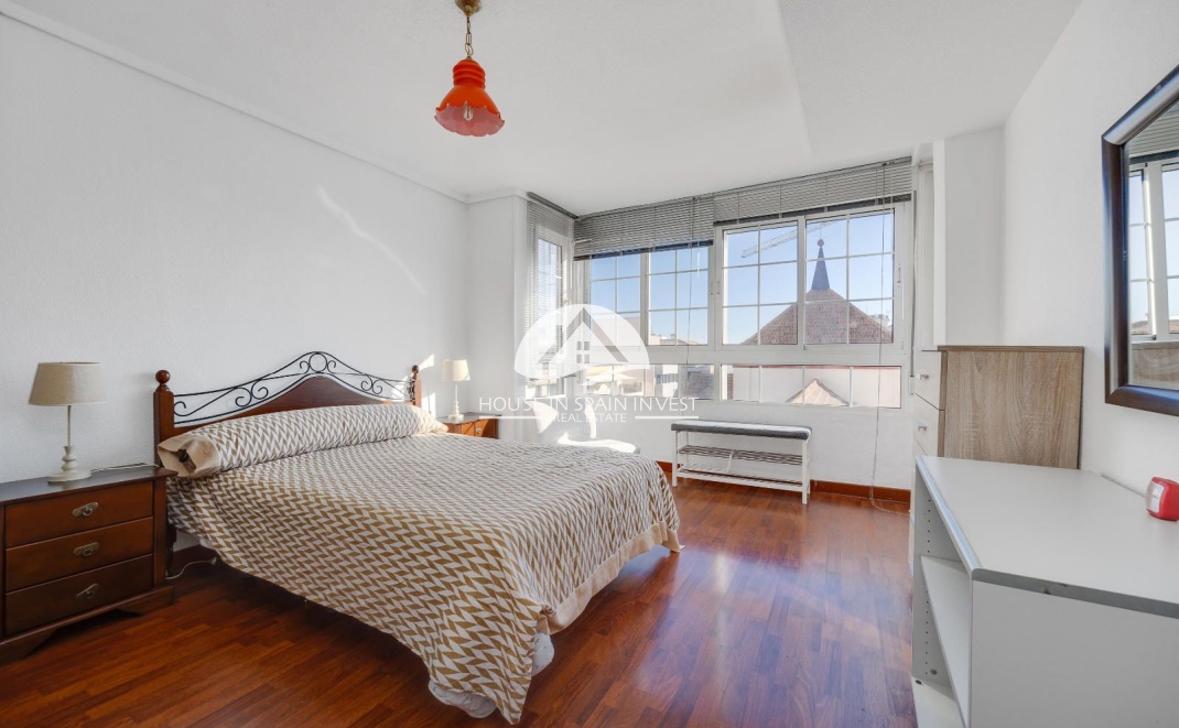 Resale - Apartment  - Torrevieja - Centro