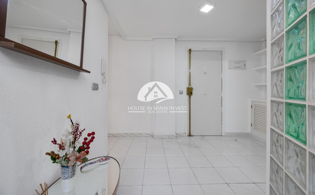 Resale - Apartment  - Torrevieja - Centro