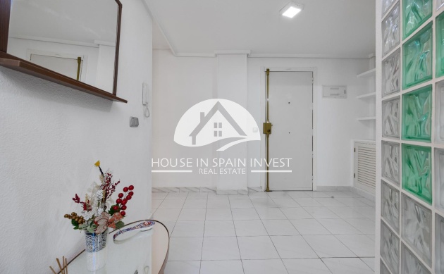Resale - Apartment  - Torrevieja - Centro
