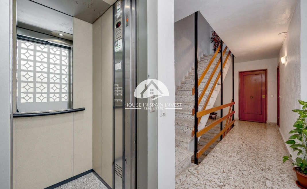 Resale - Apartment  - Torrevieja - Centro