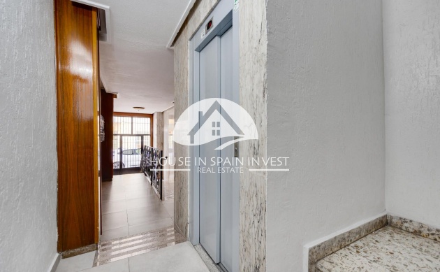 Resale - Apartment  - Torrevieja - Centro