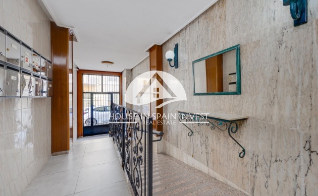 Resale - Apartment  - Torrevieja - Centro