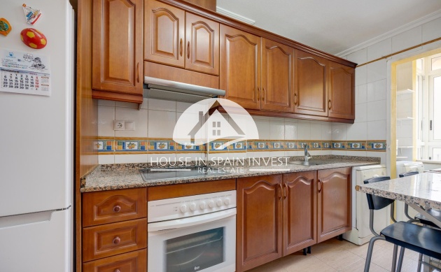 Resale - Apartment  - Torrevieja - Centro