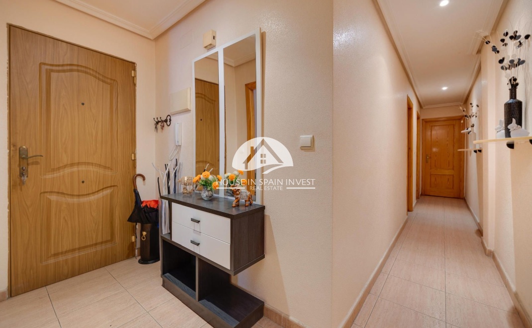 Resale - Apartment  - Torrevieja - Centro