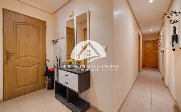 Resale - Apartment  - Torrevieja - Centro