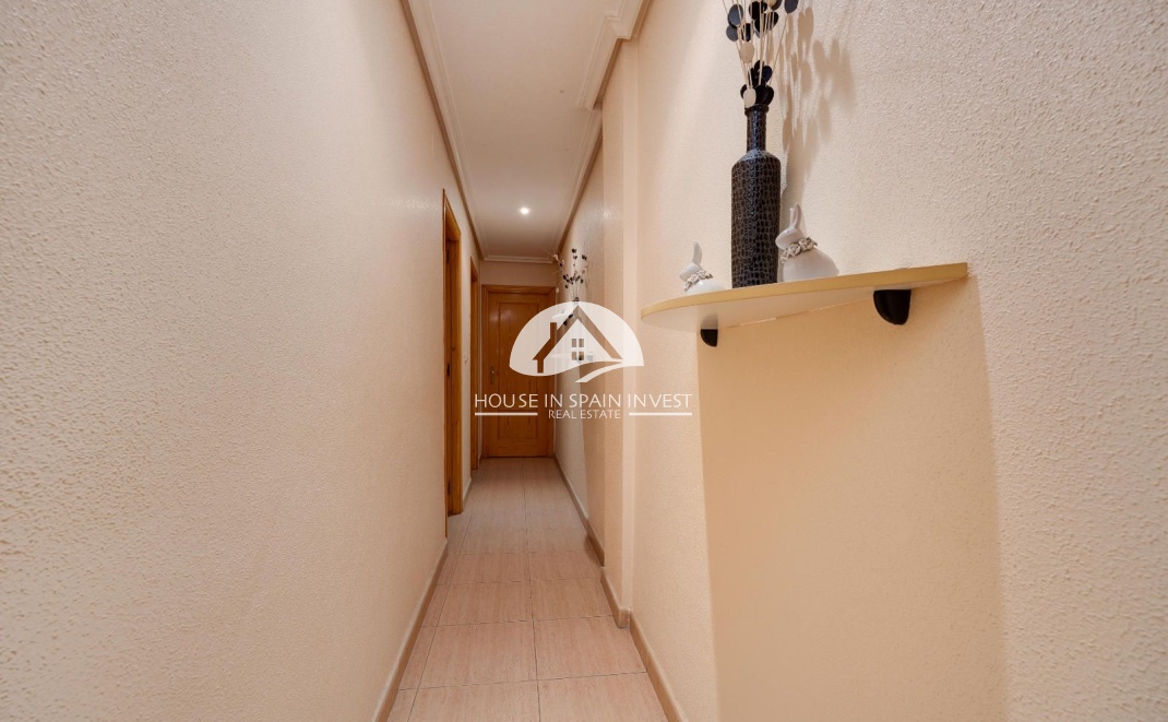 Resale - Apartment  - Torrevieja - Centro