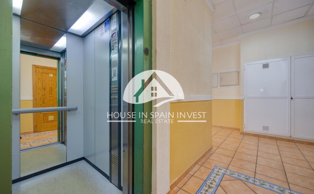 Resale - Apartment  - Torrevieja - Centro