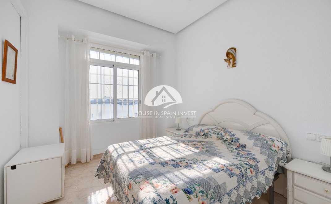 Resale - Apartment  - Torrevieja - El Acequión - Los Náufragos