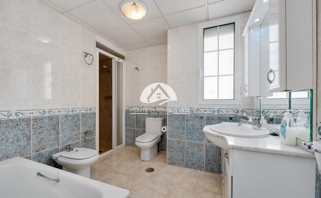 Resale - Apartment  - Torrevieja - El Acequión - Los Náufragos